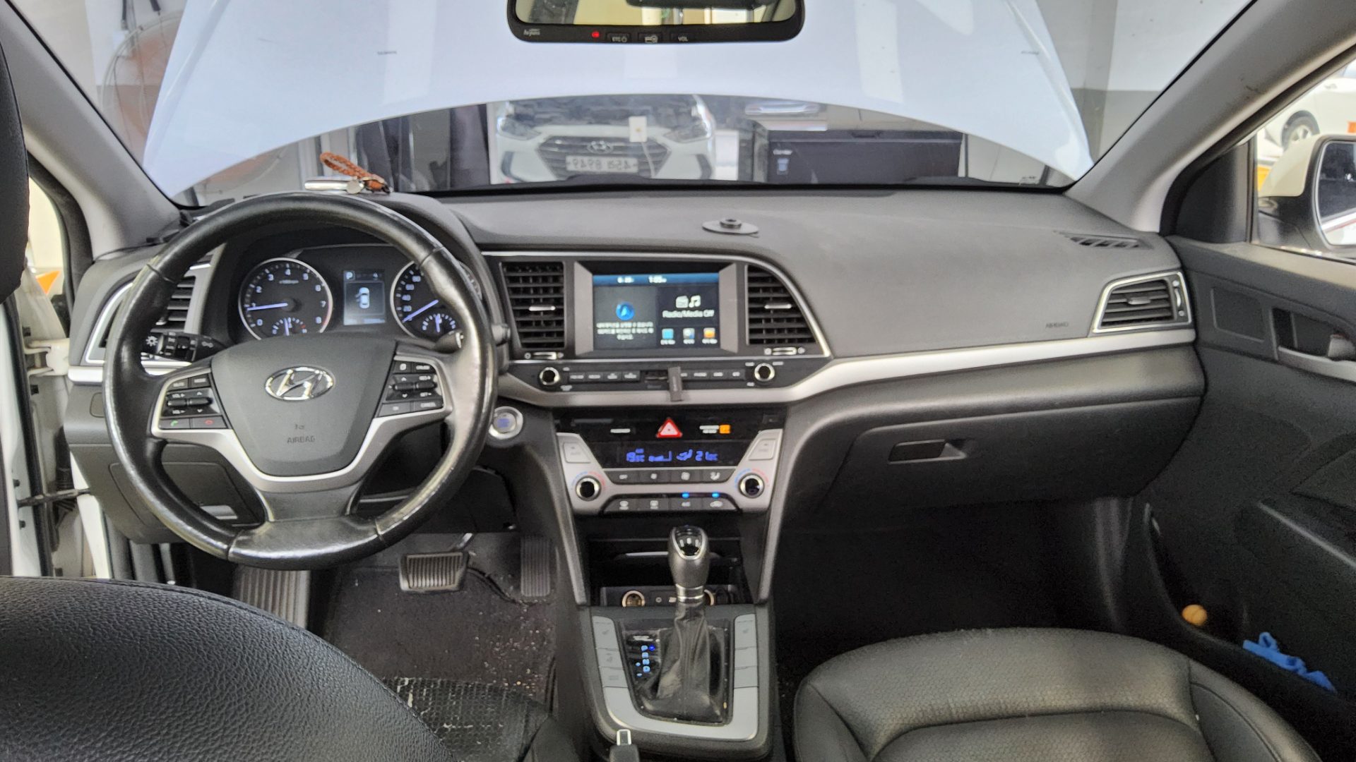 2017 - hyundai avante