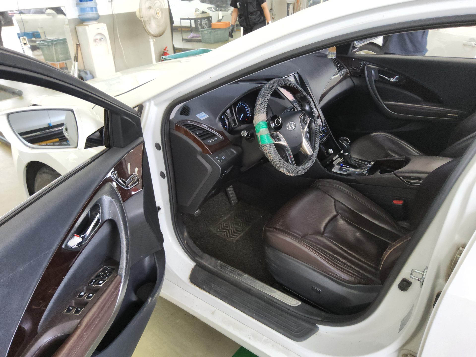 2011 - hyundai grandeur