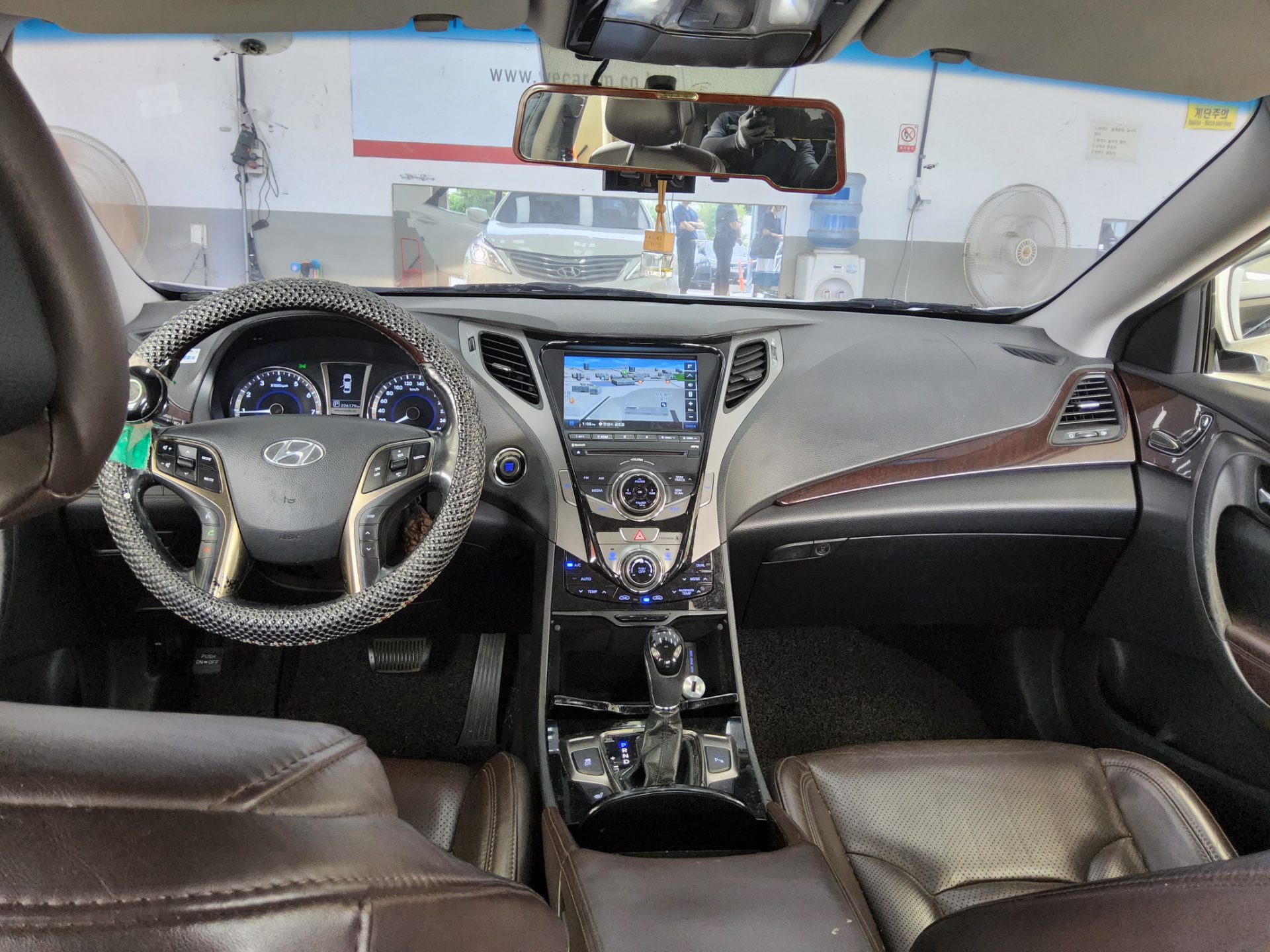 2011 - hyundai grandeur