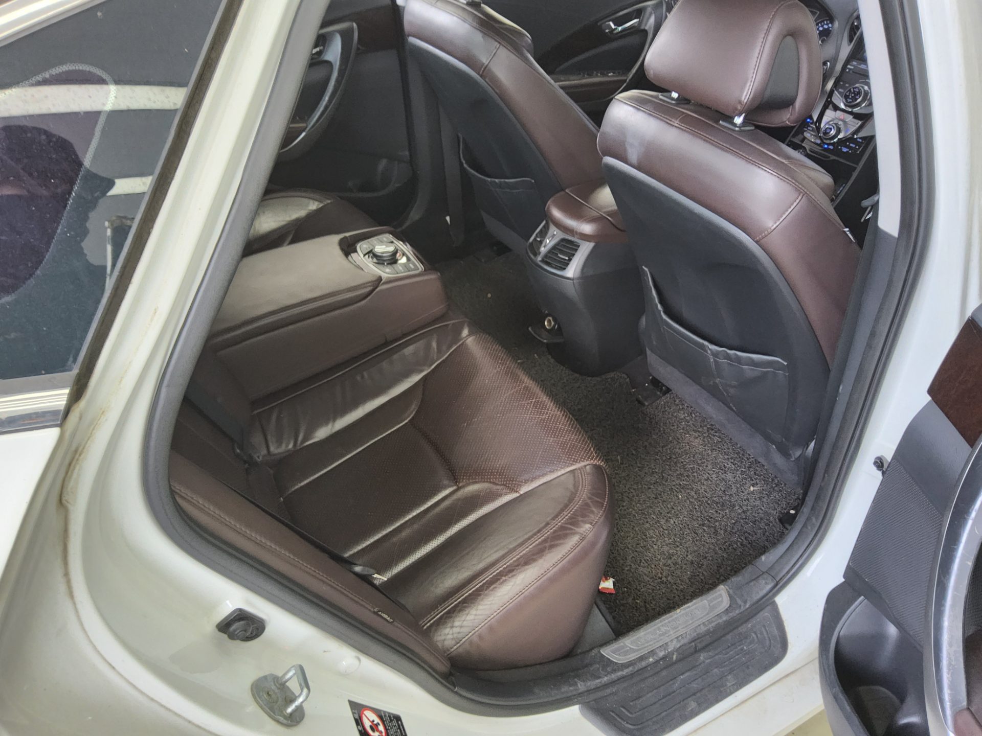 2011 - hyundai grandeur