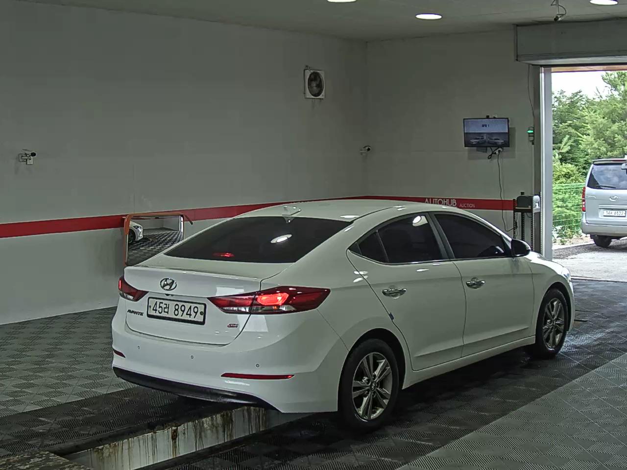 2017 - hyundai avante