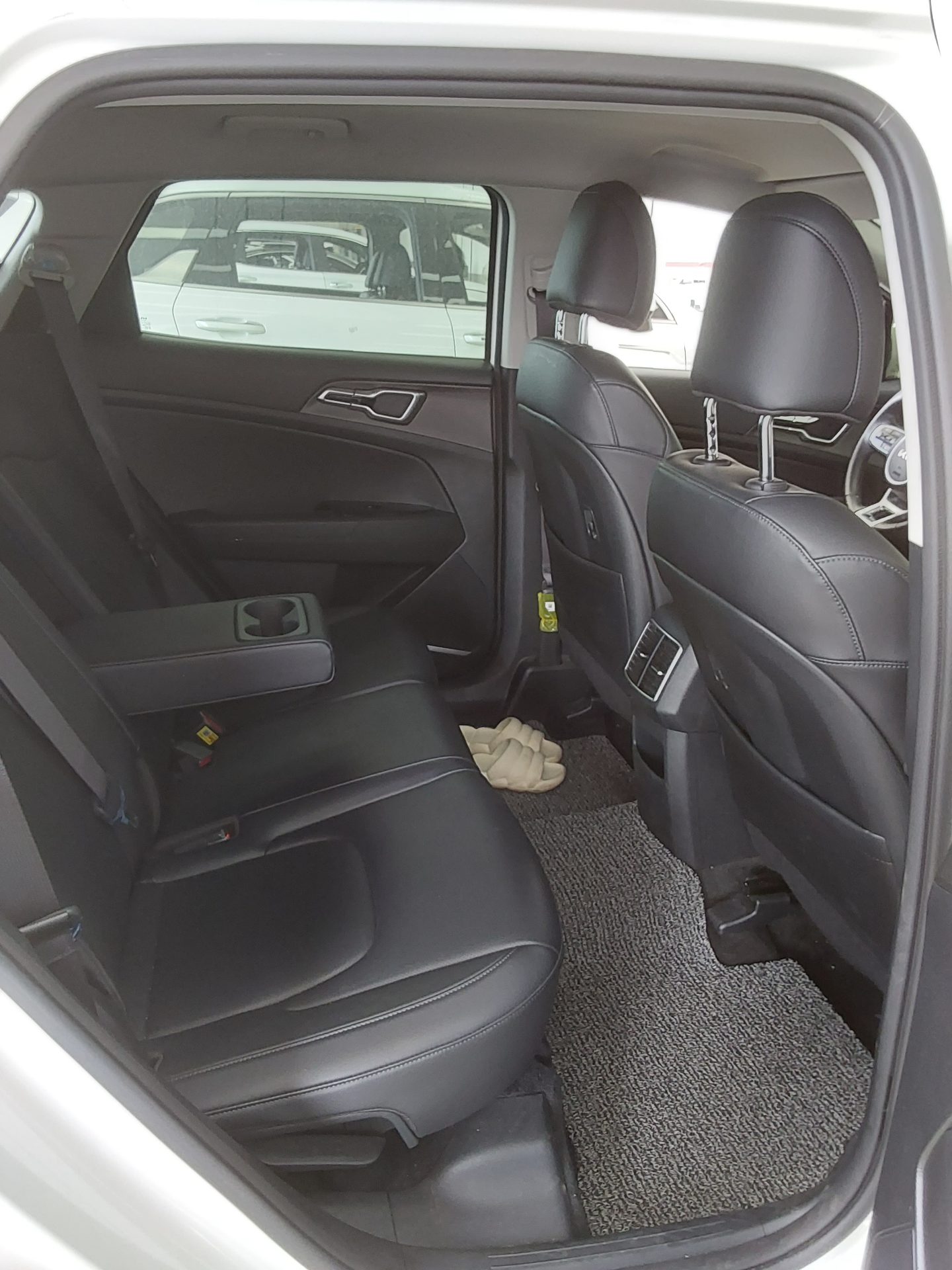 2023 - kia sportage