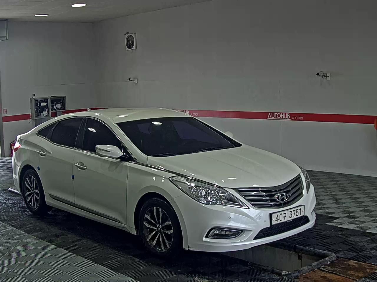 2011 - hyundai grandeur