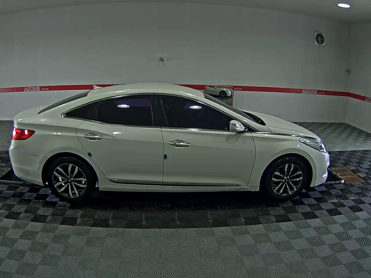 2011 - hyundai grandeur