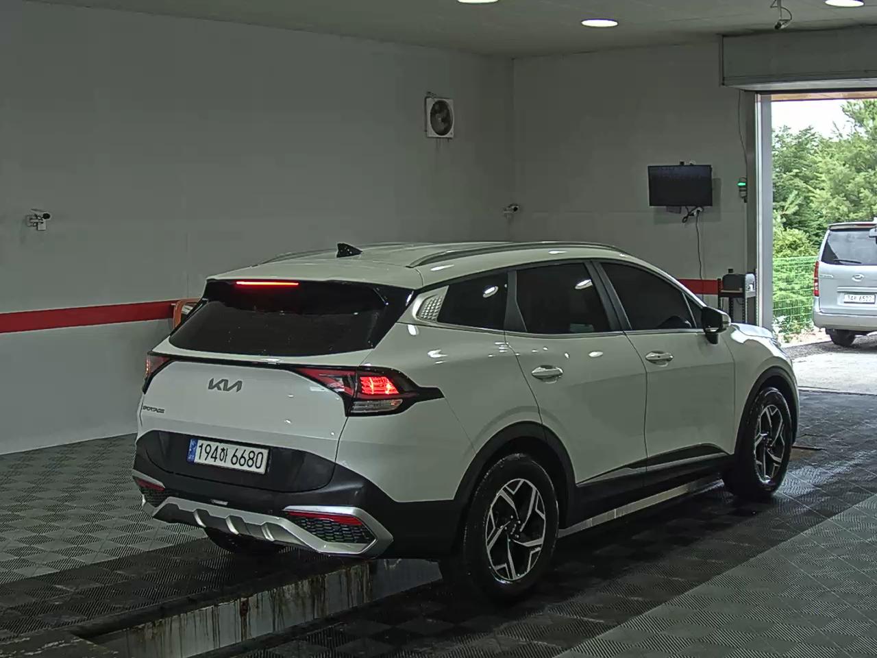 2023 - kia sportage