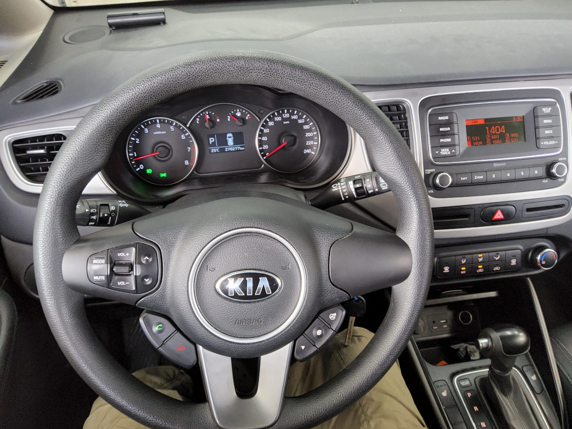 2018 - kia carens