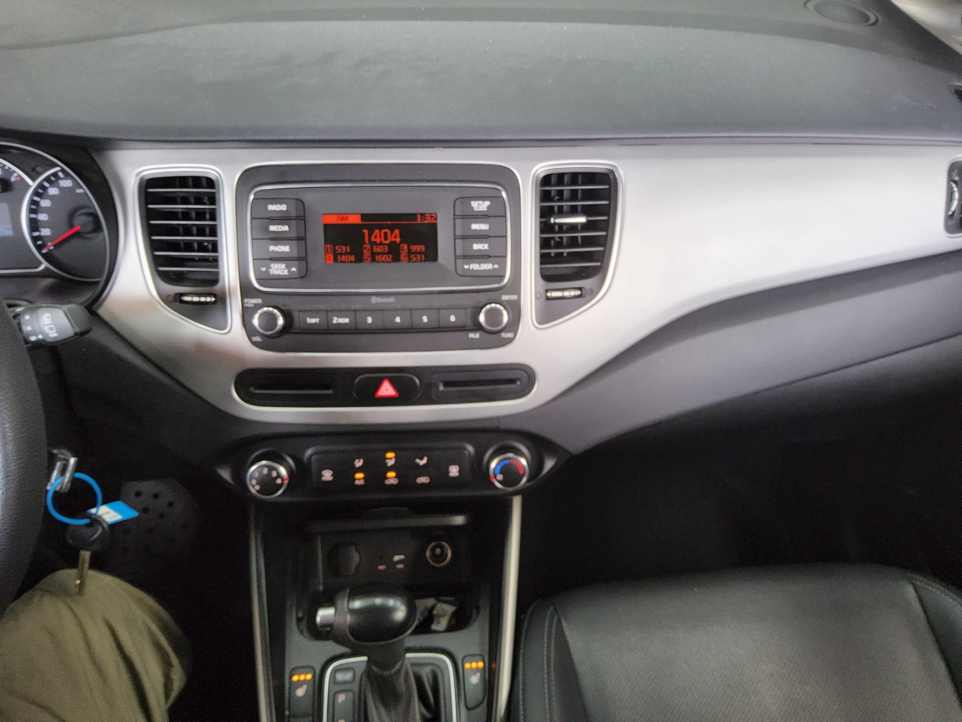2018 - kia carens