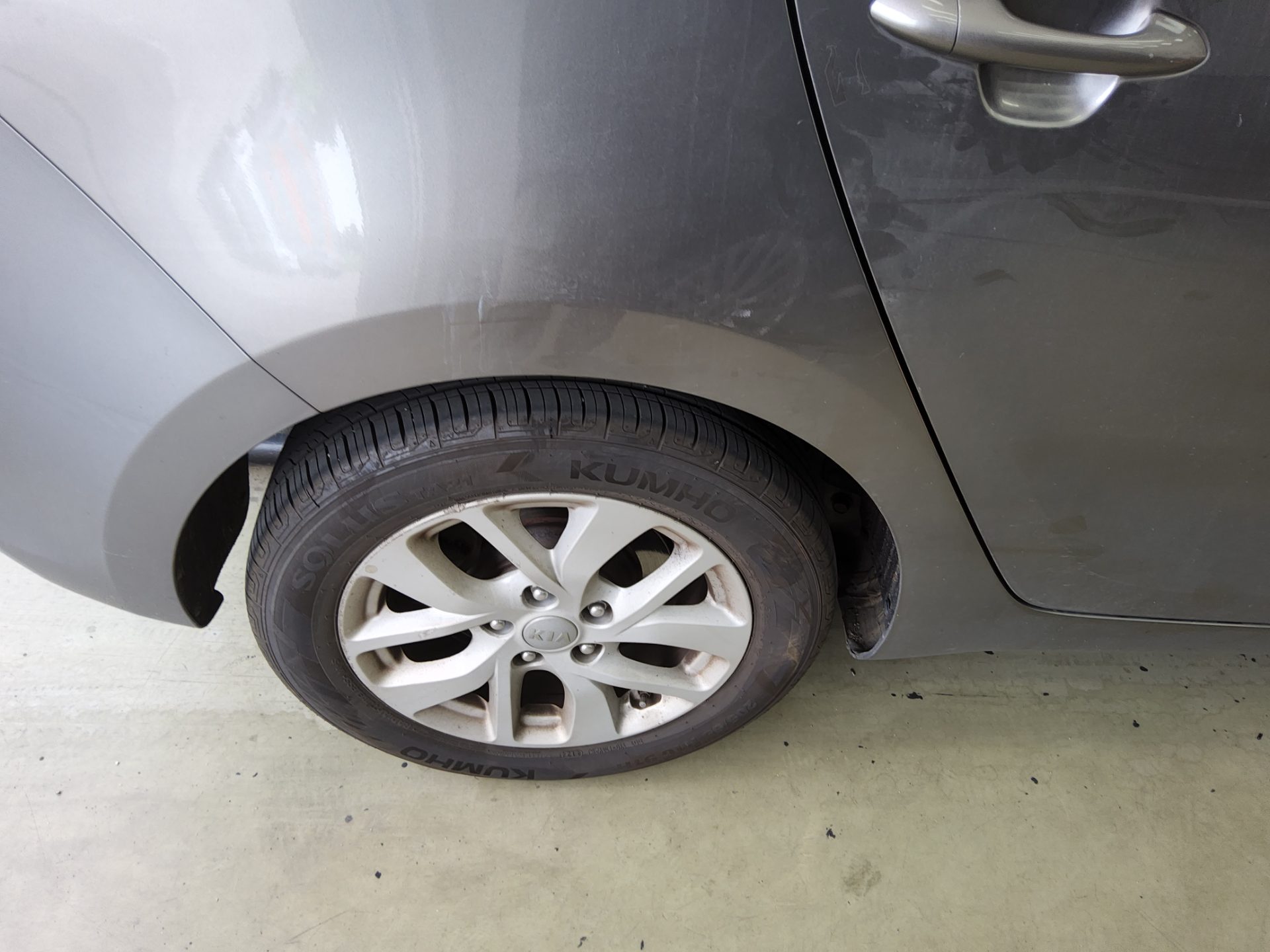 2018 - kia carens