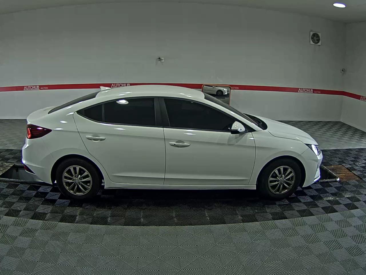2020 - hyundai avante