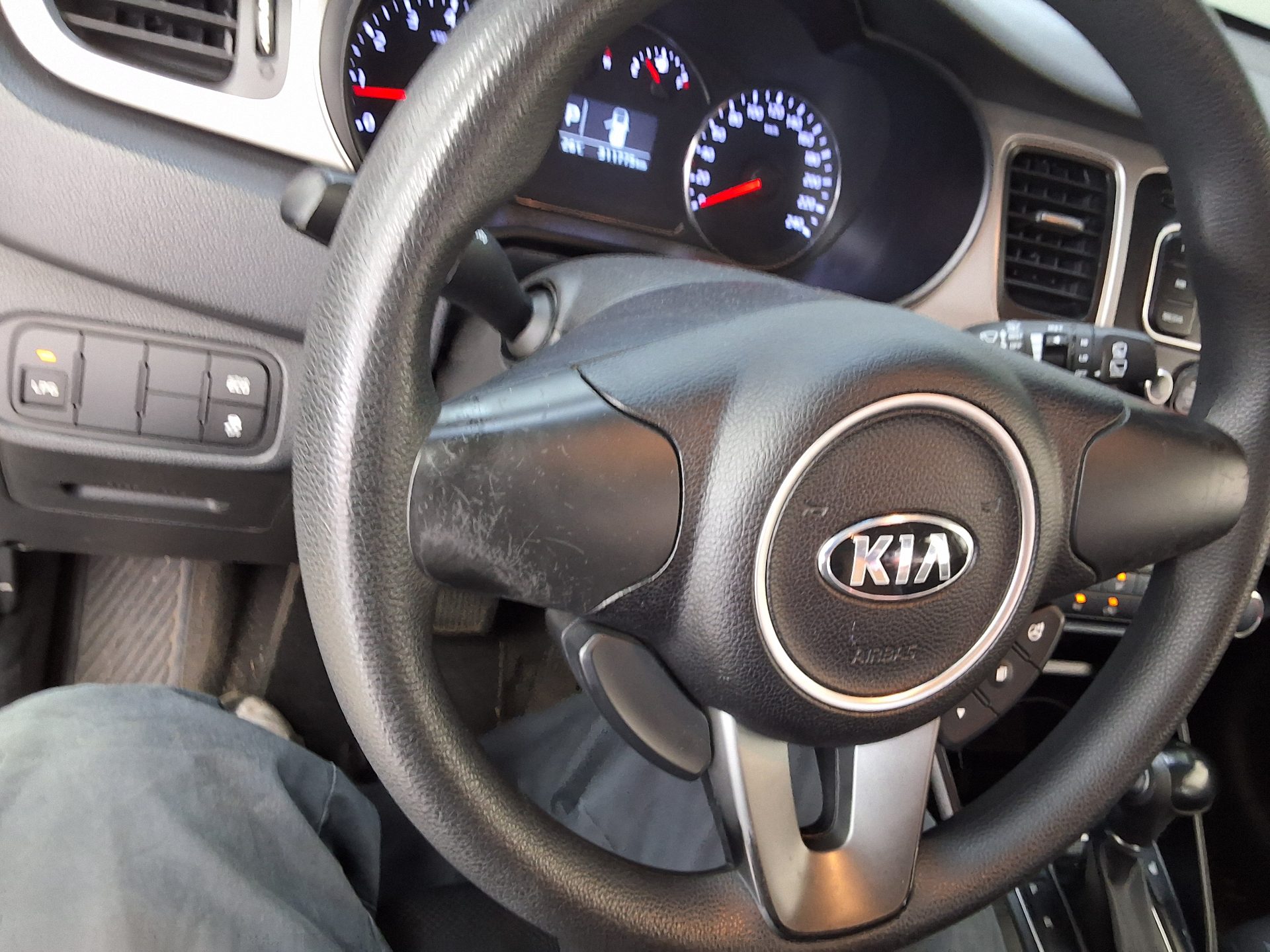 2016 - kia carens