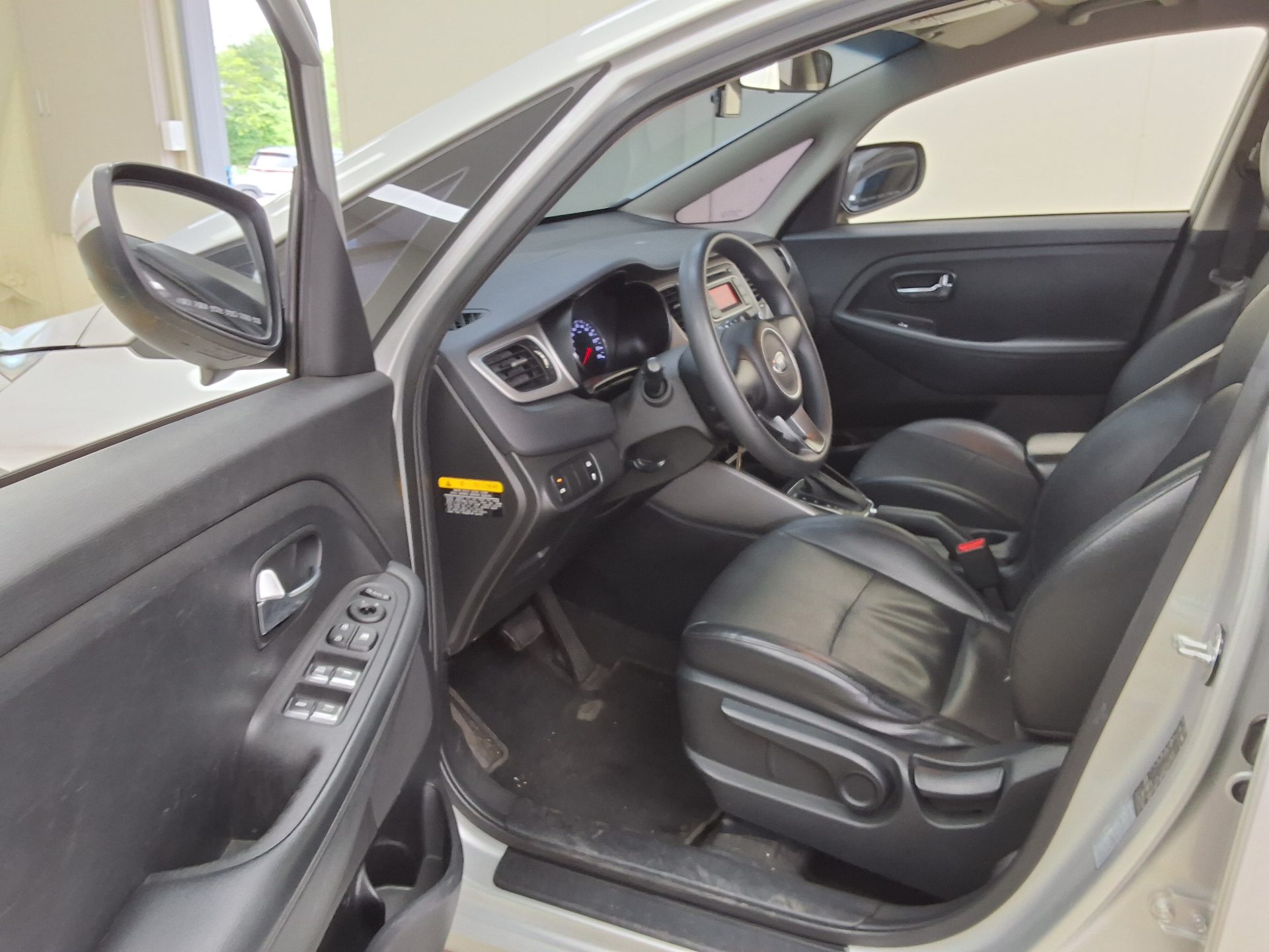 2016 - kia carens