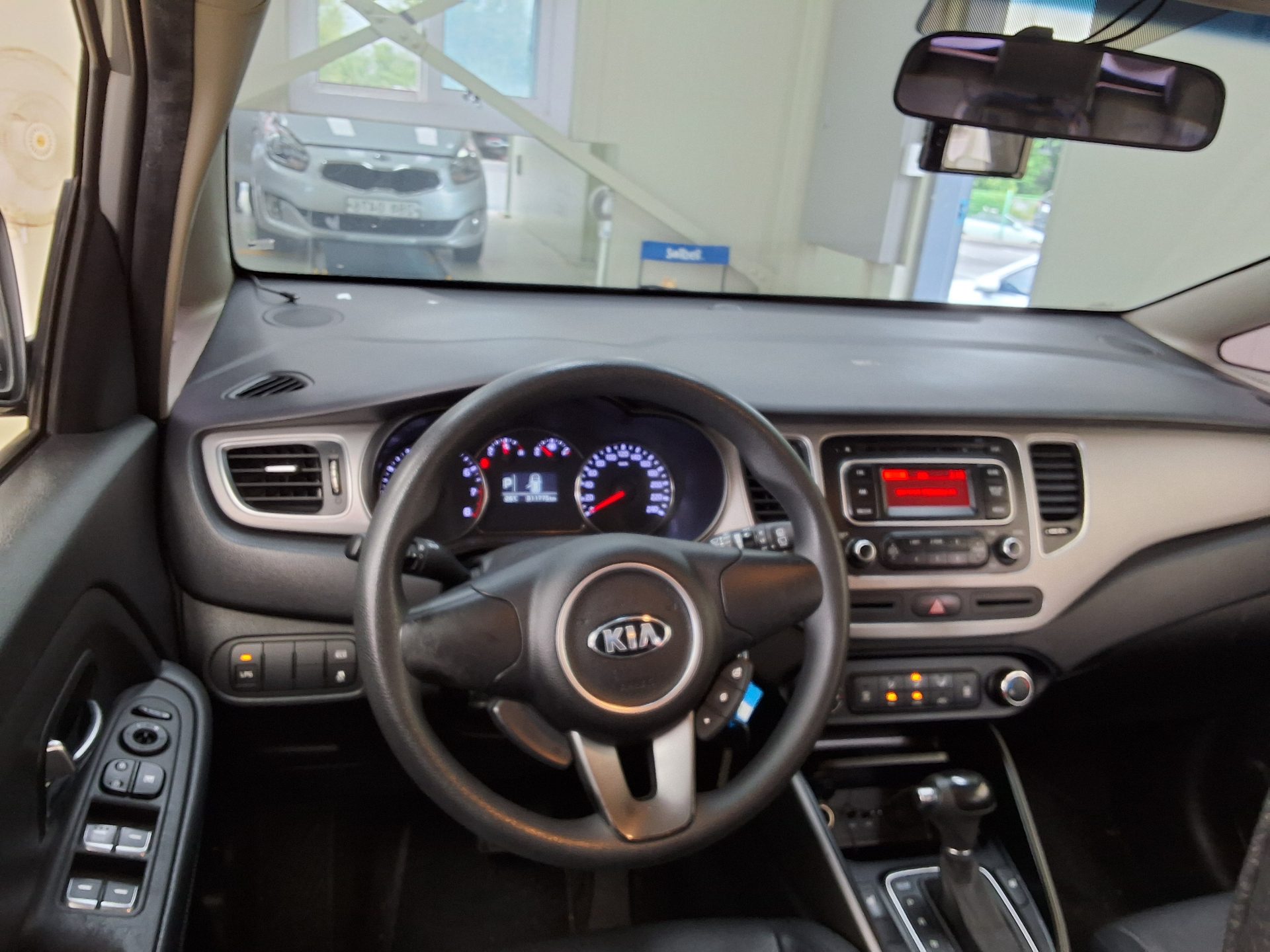 2016 - kia carens
