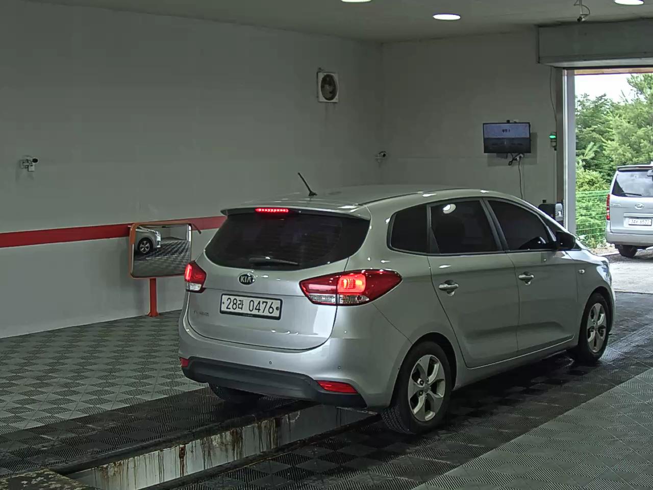 2016 - kia carens
