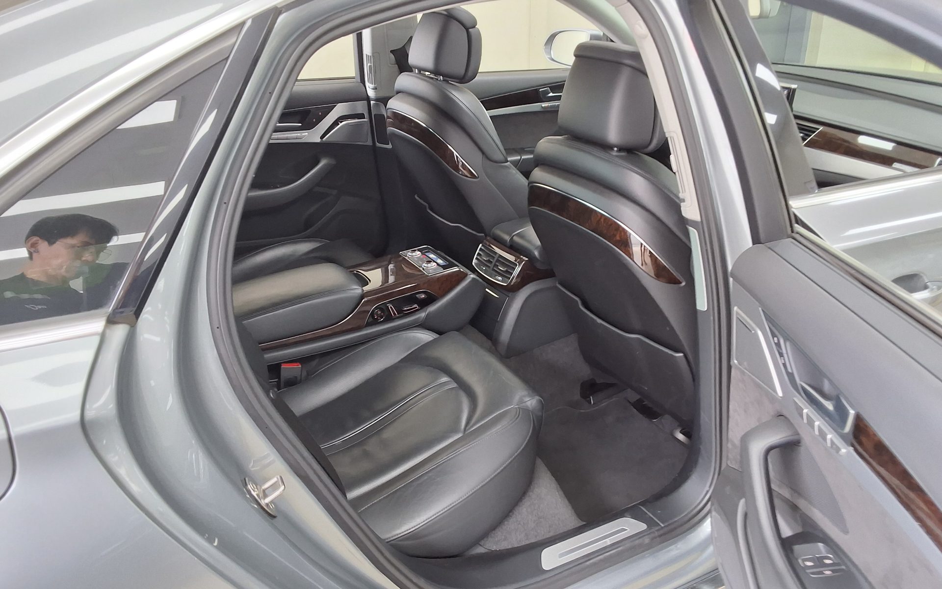 2013 - audi a8