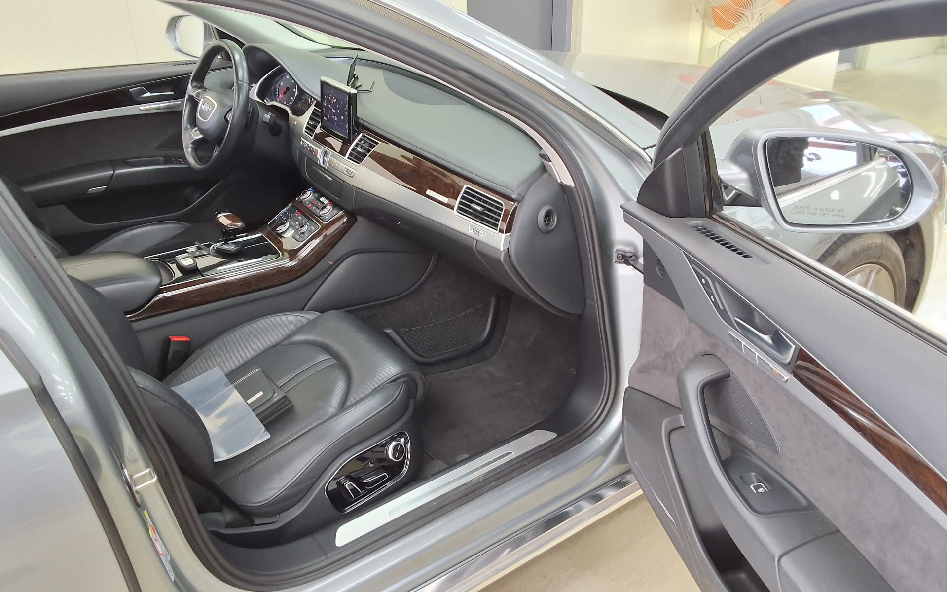 2013 - audi a8