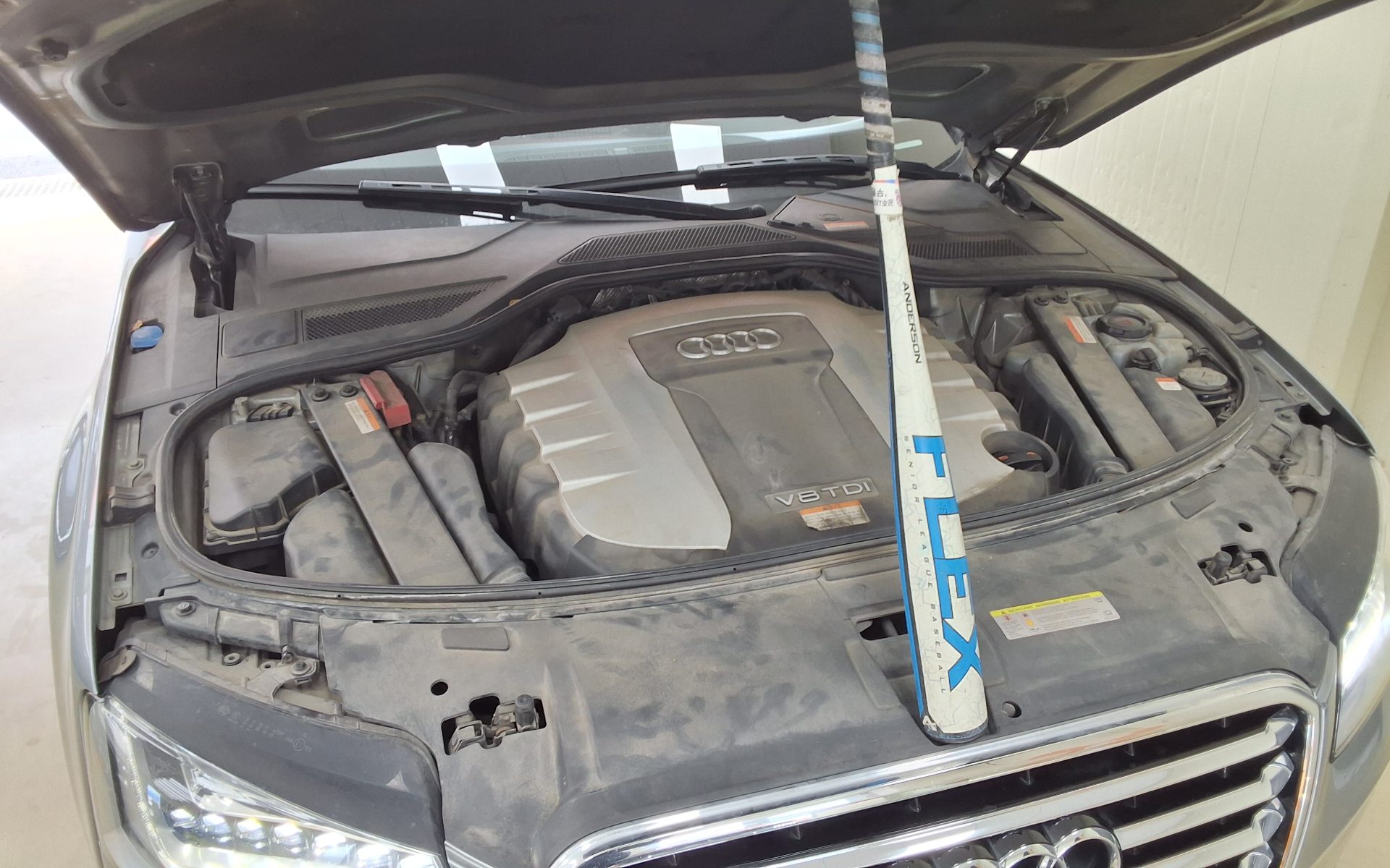 2013 - audi a8
