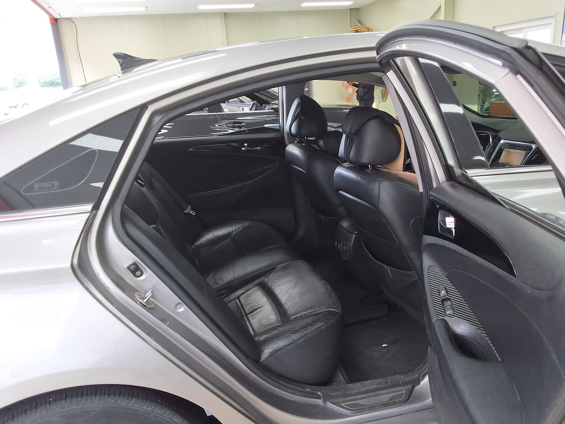 2010 - hyundai sonata