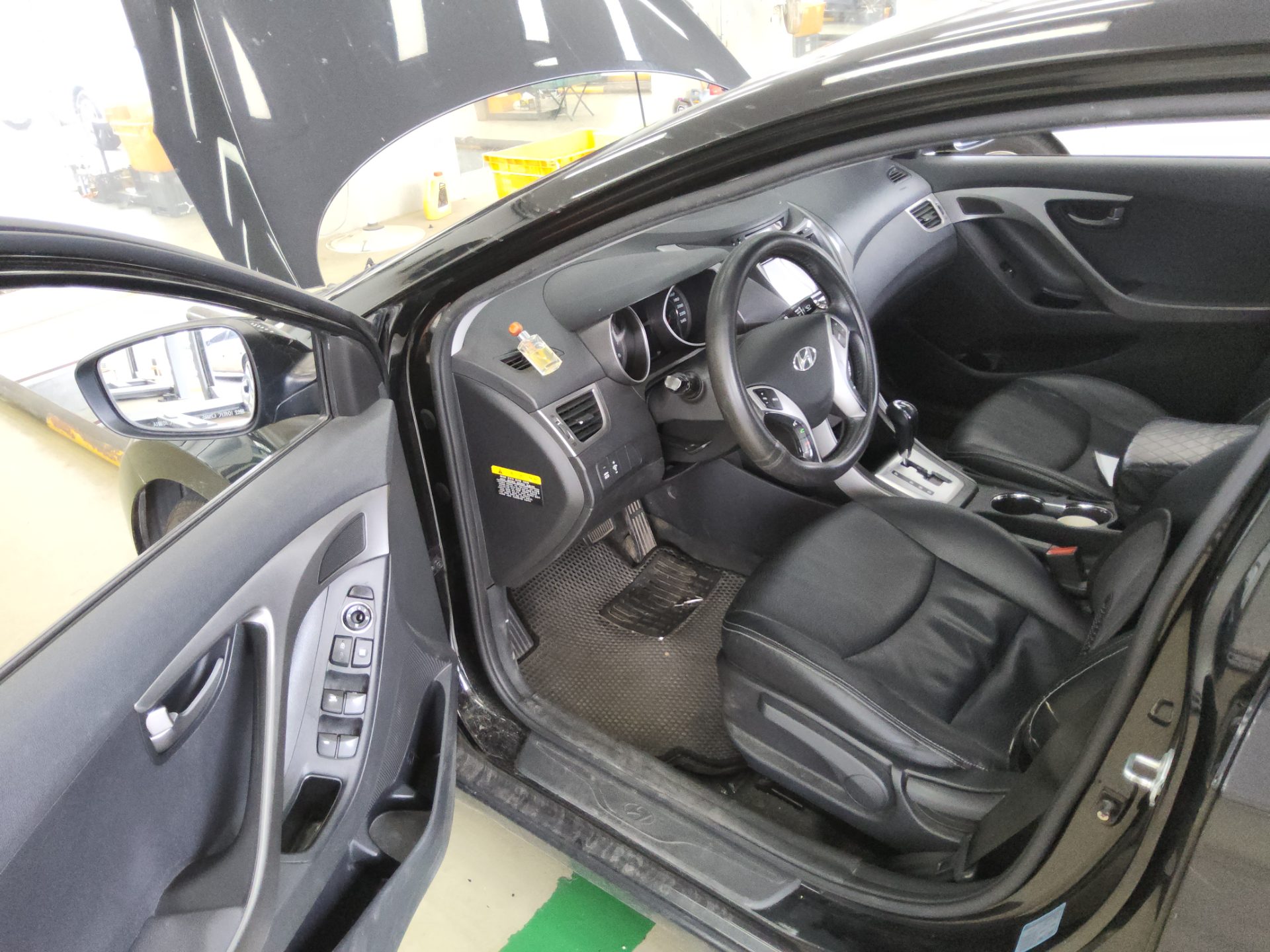 2012 - hyundai avante