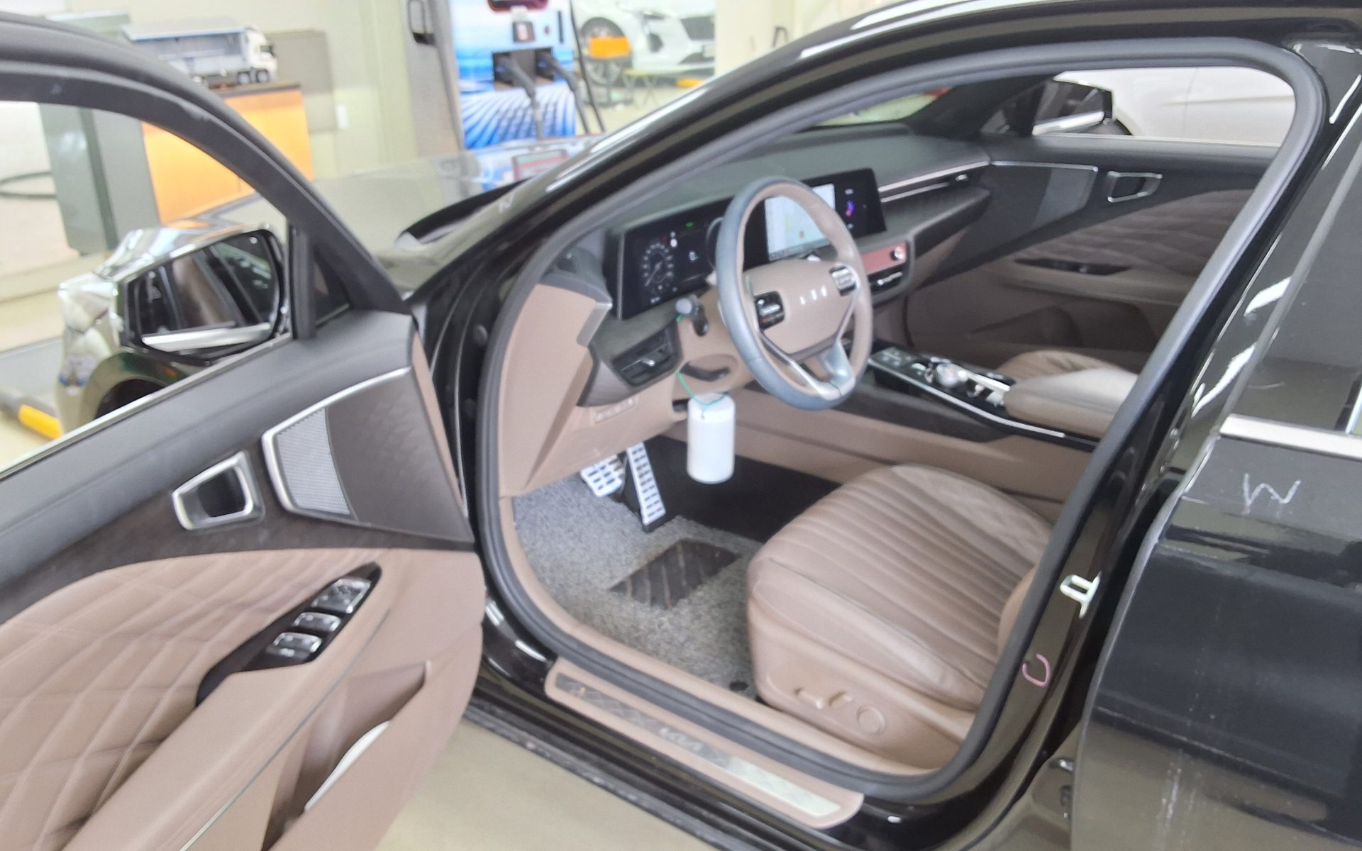 2024 - kia k8