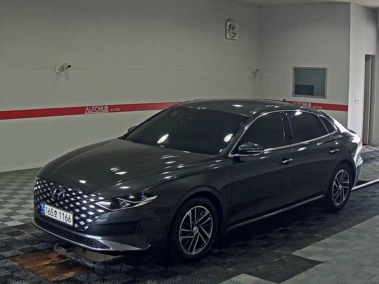 HYUNDAI GRANDEUR LPi RENTAL CAR