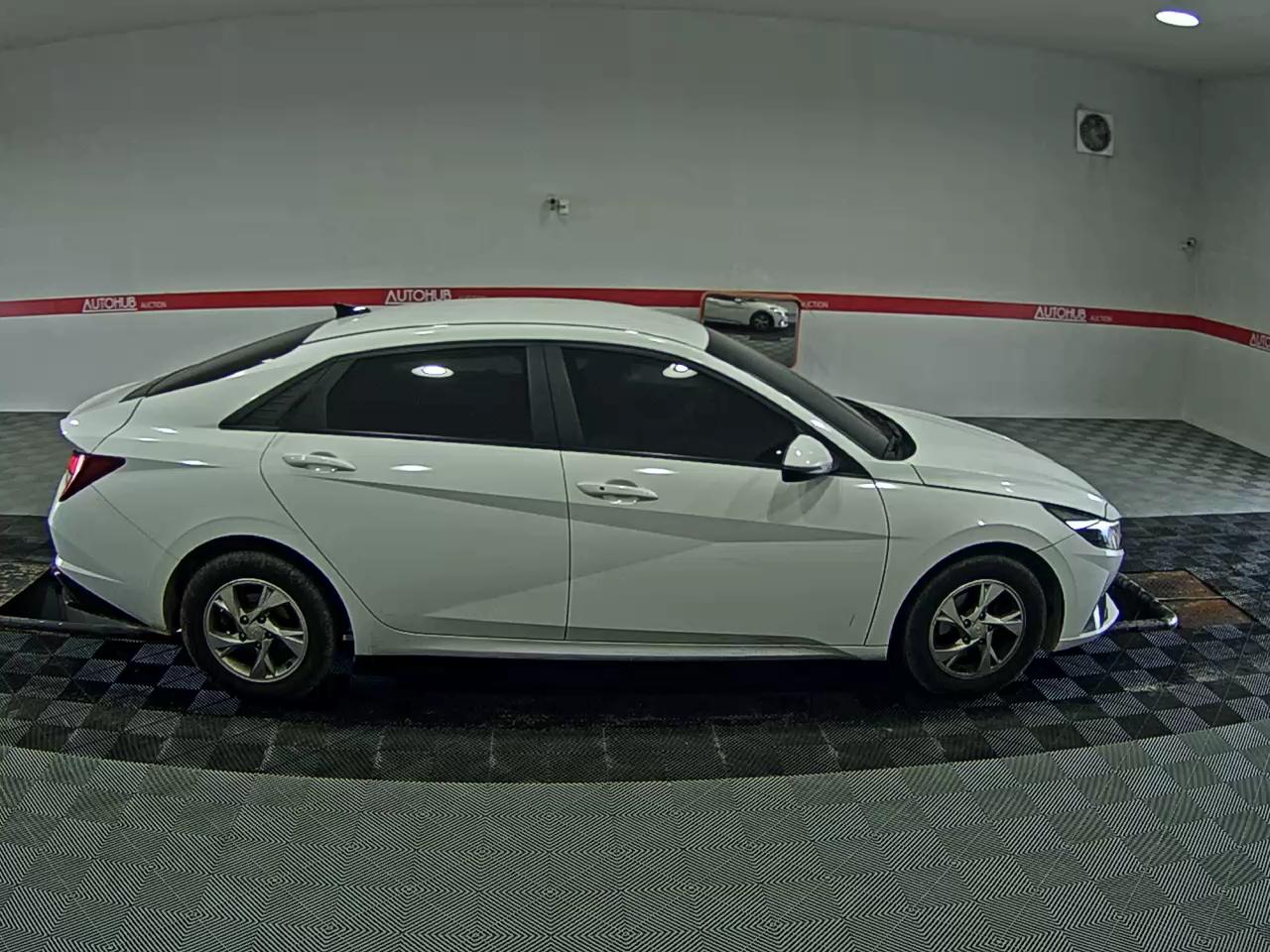 2022 - hyundai avante