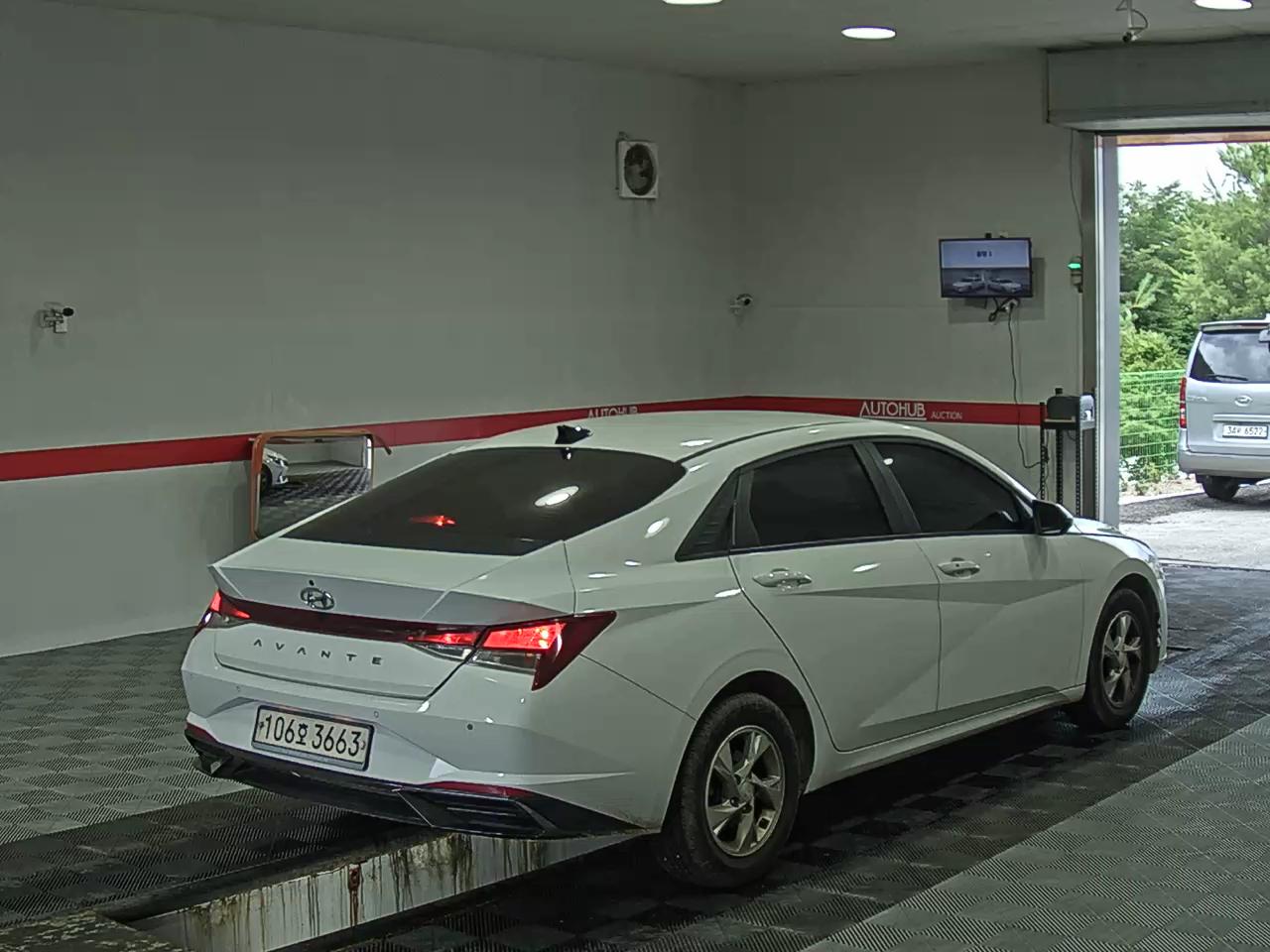 2022 - hyundai avante