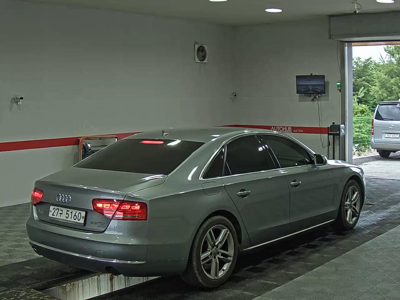 2013 - audi a8