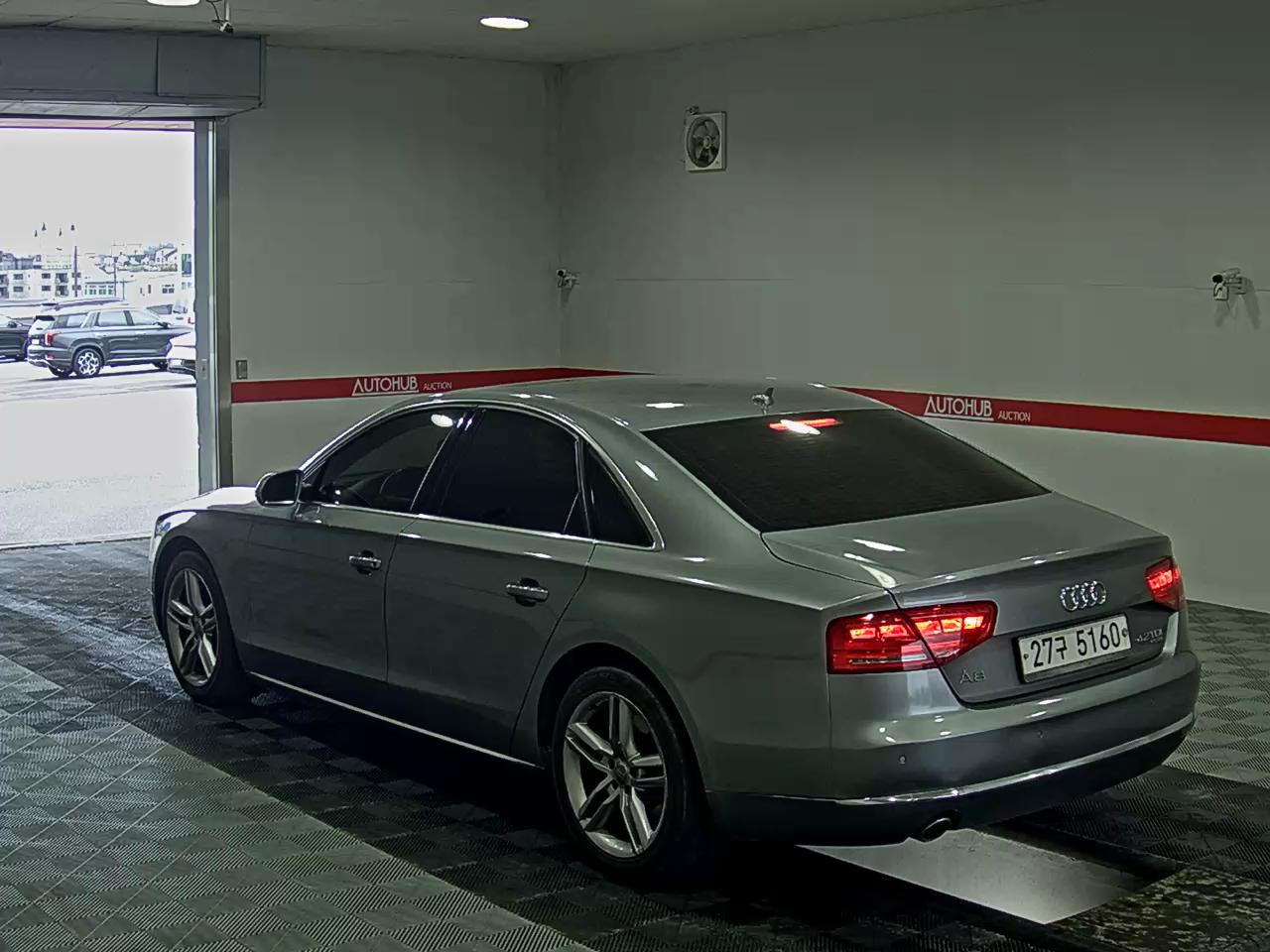 2013 - audi a8