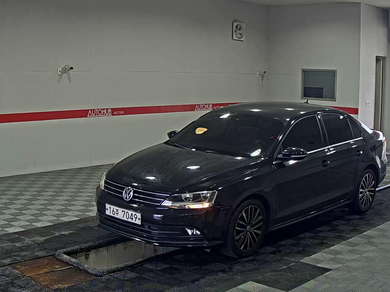VOLKSWAGEN JETTA (6TH GEN) TDI BLUEMOTION