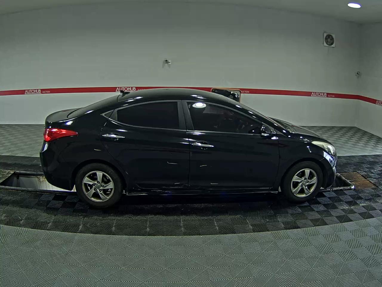 2012 - hyundai avante