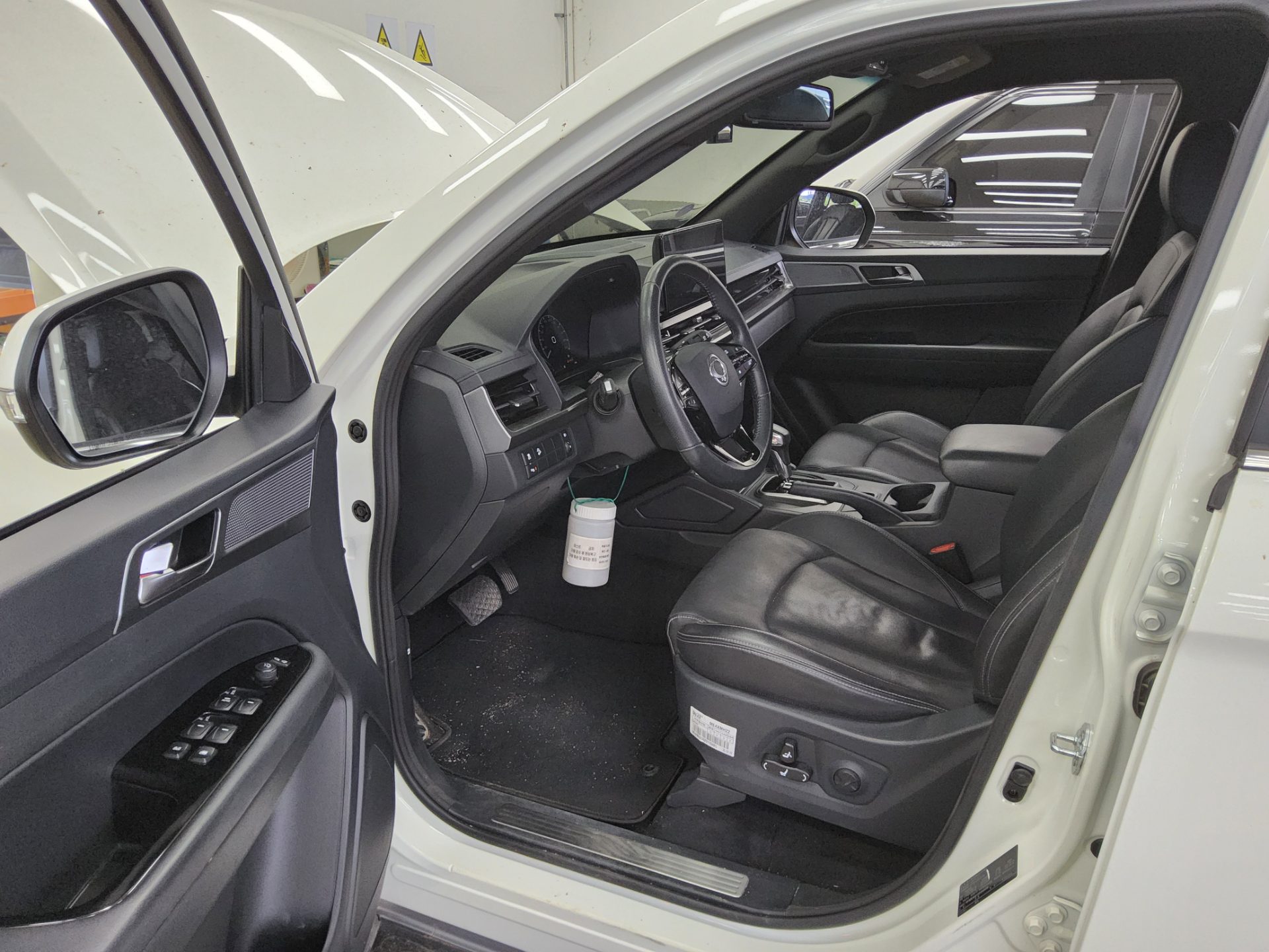 2025 - ssangyong rexton