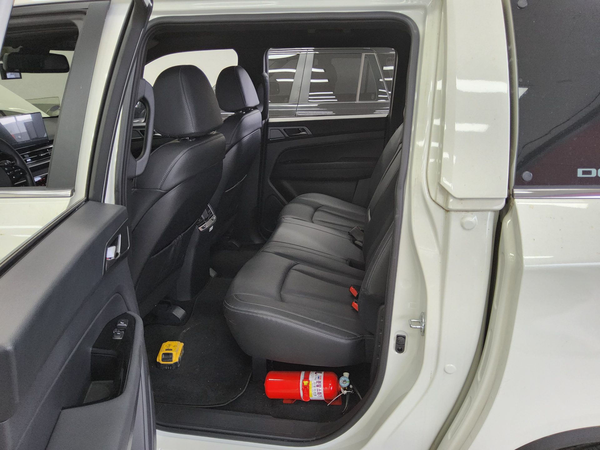 2025 - ssangyong rexton