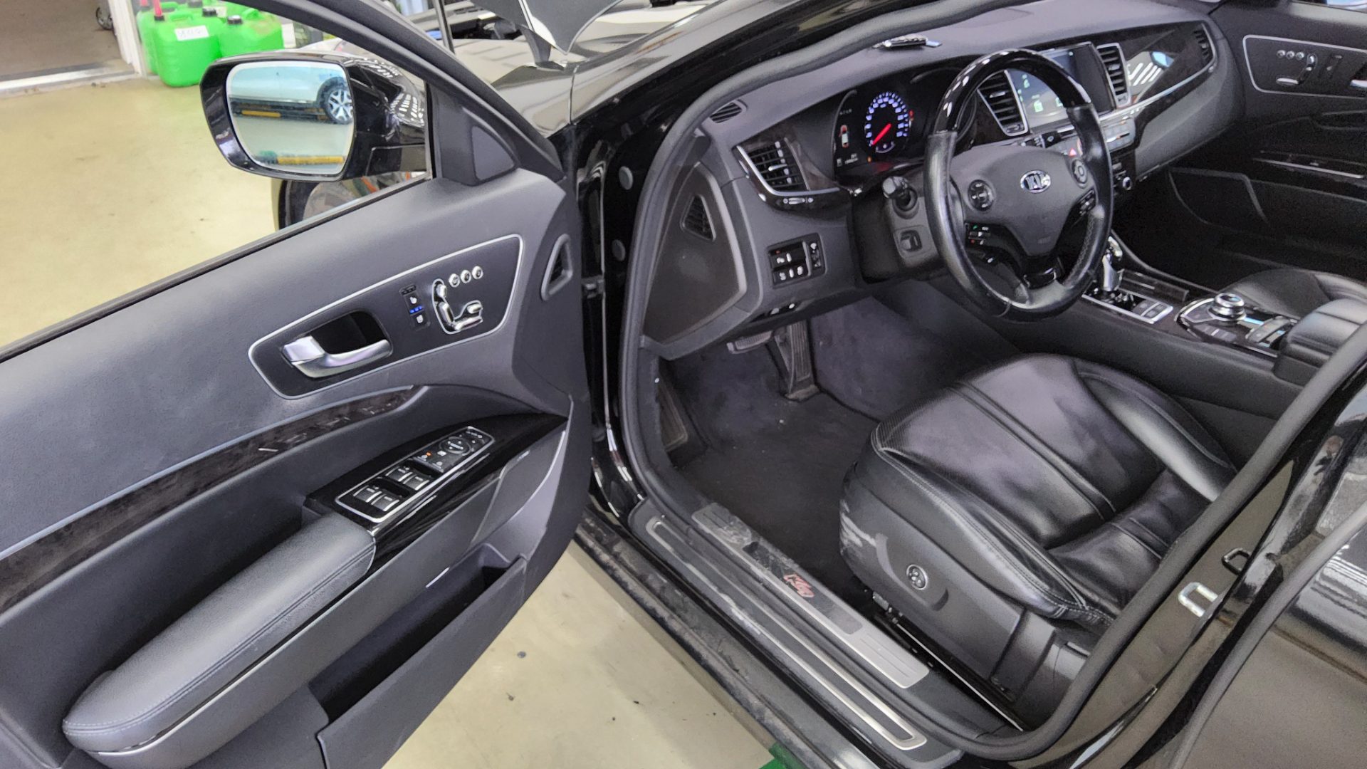 2015 - kia k9