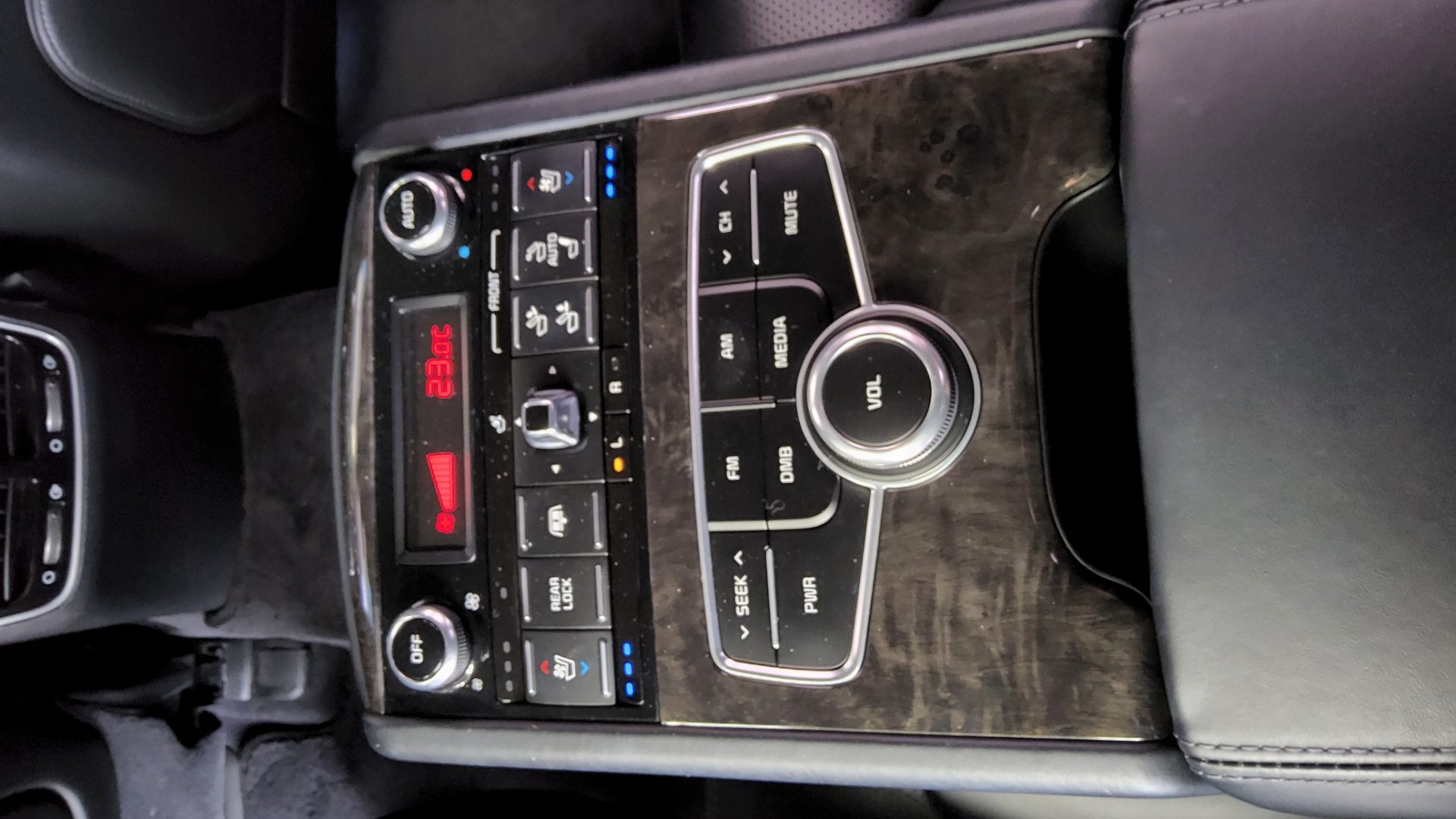 2015 - kia k9