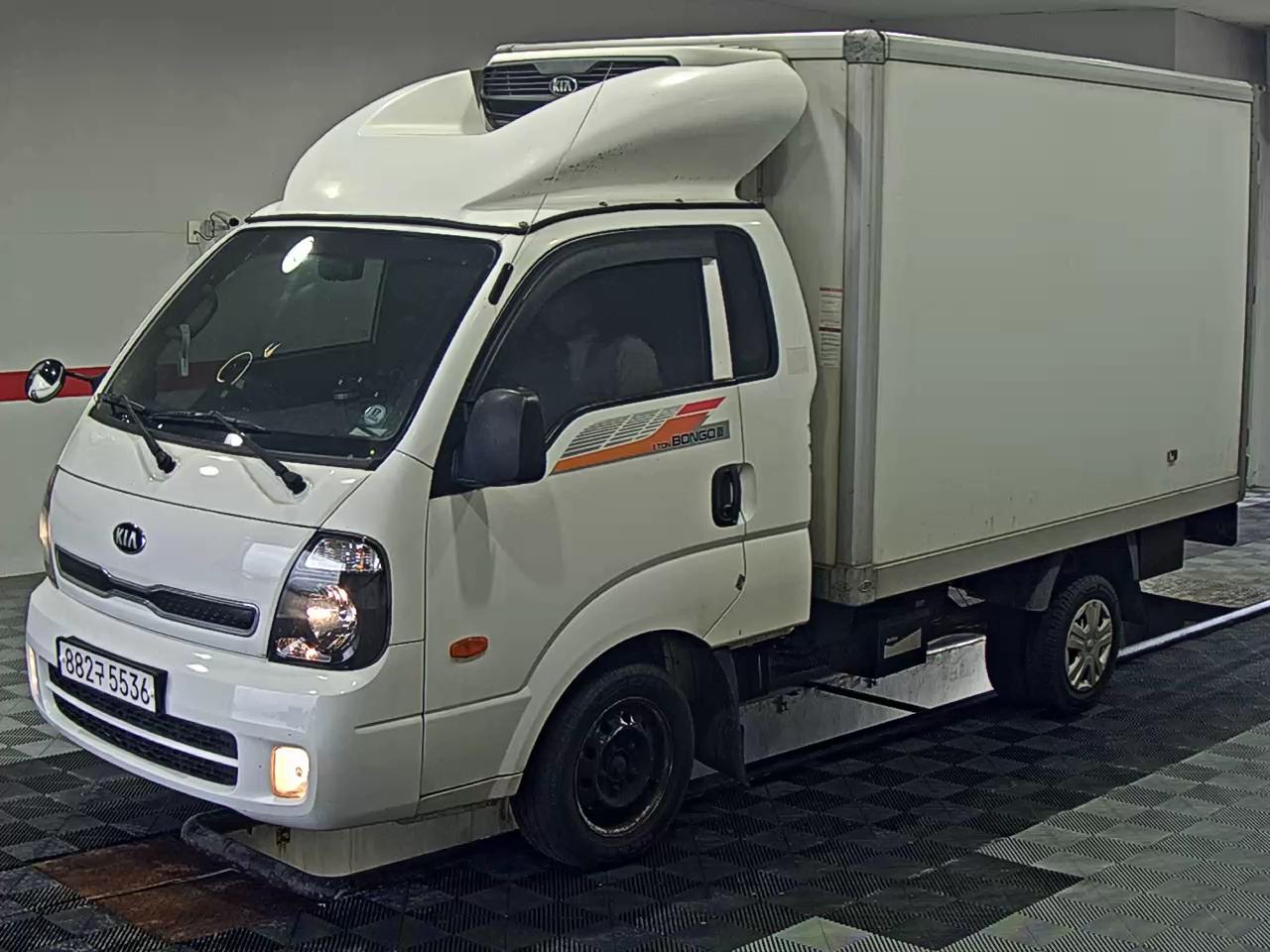 KIA BONGO III CARGO FREEZER BOX TRUCK 1 TON KING CAB