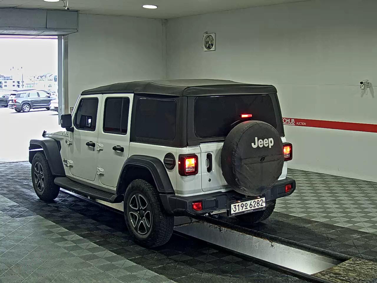 2019 - jeep wrangler