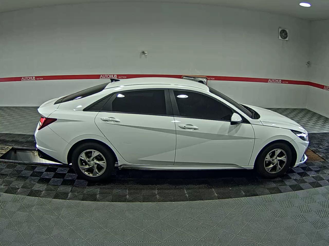 2022 - hyundai avante