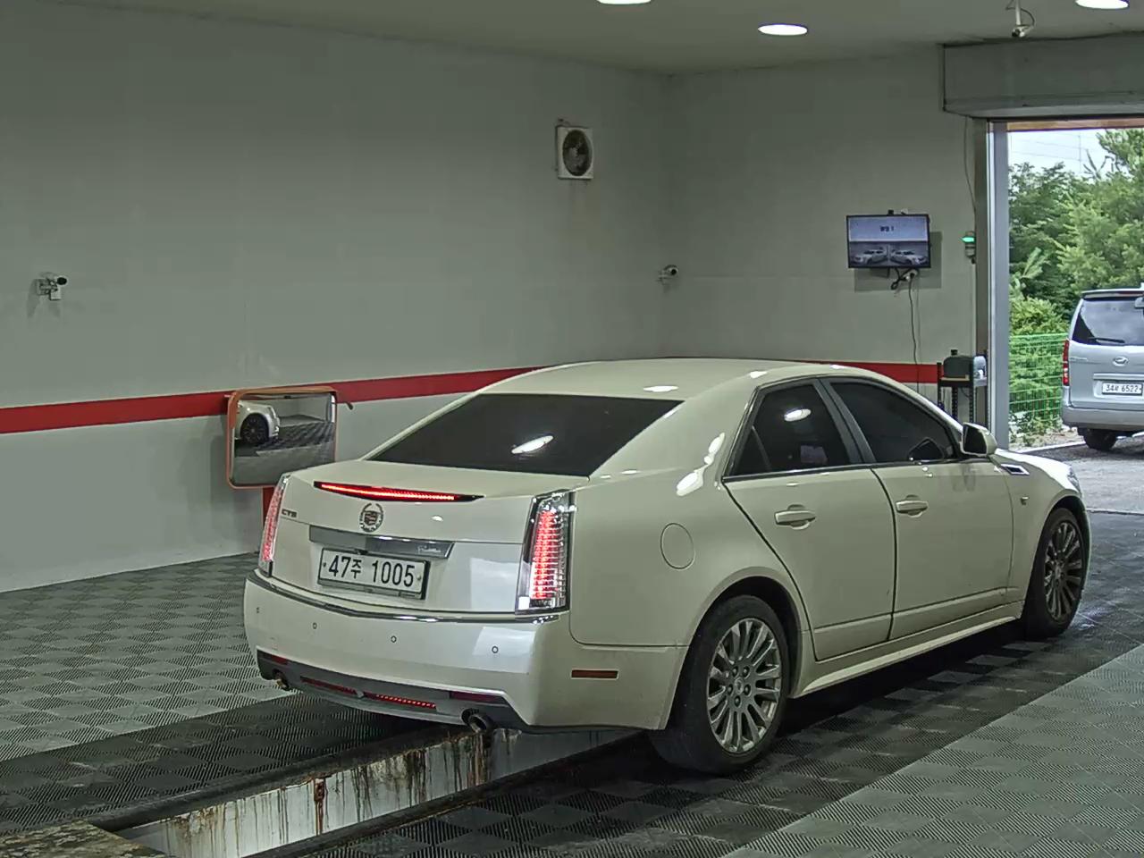 2012 - cadillac cts