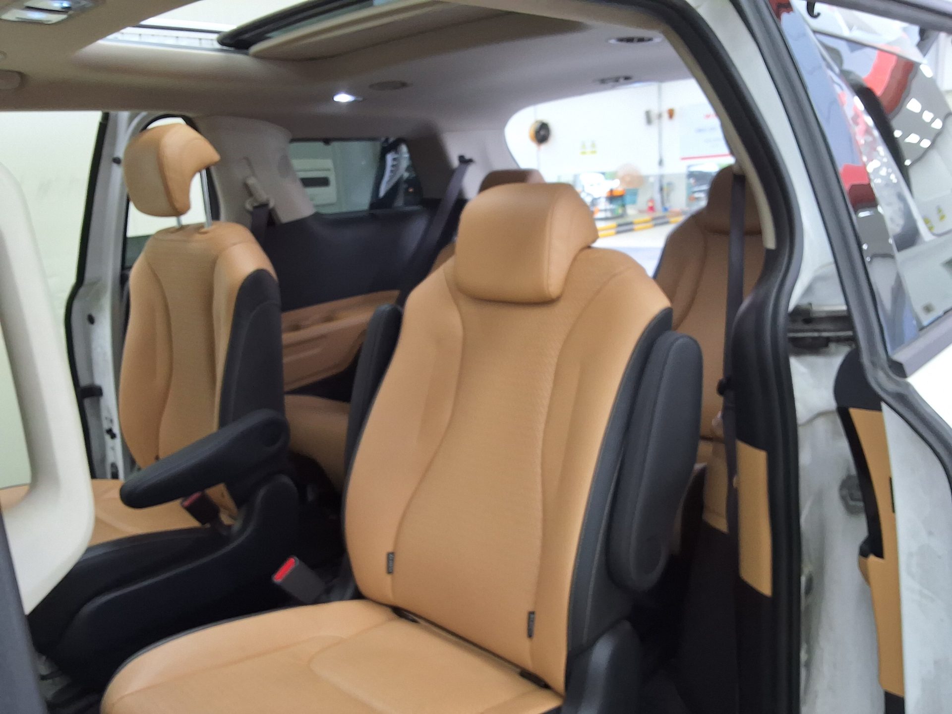 2023 - kia carnival