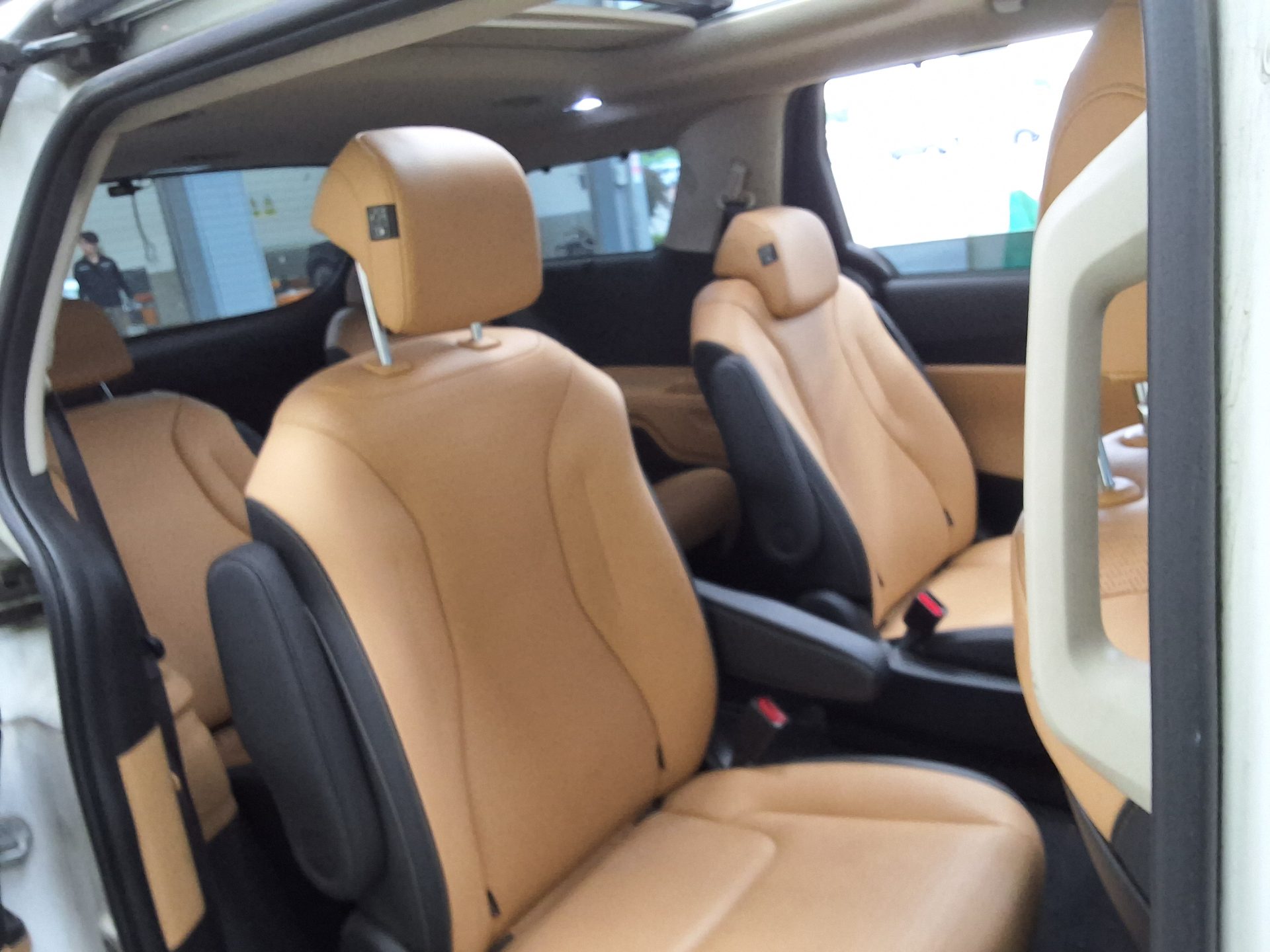 2023 - kia carnival