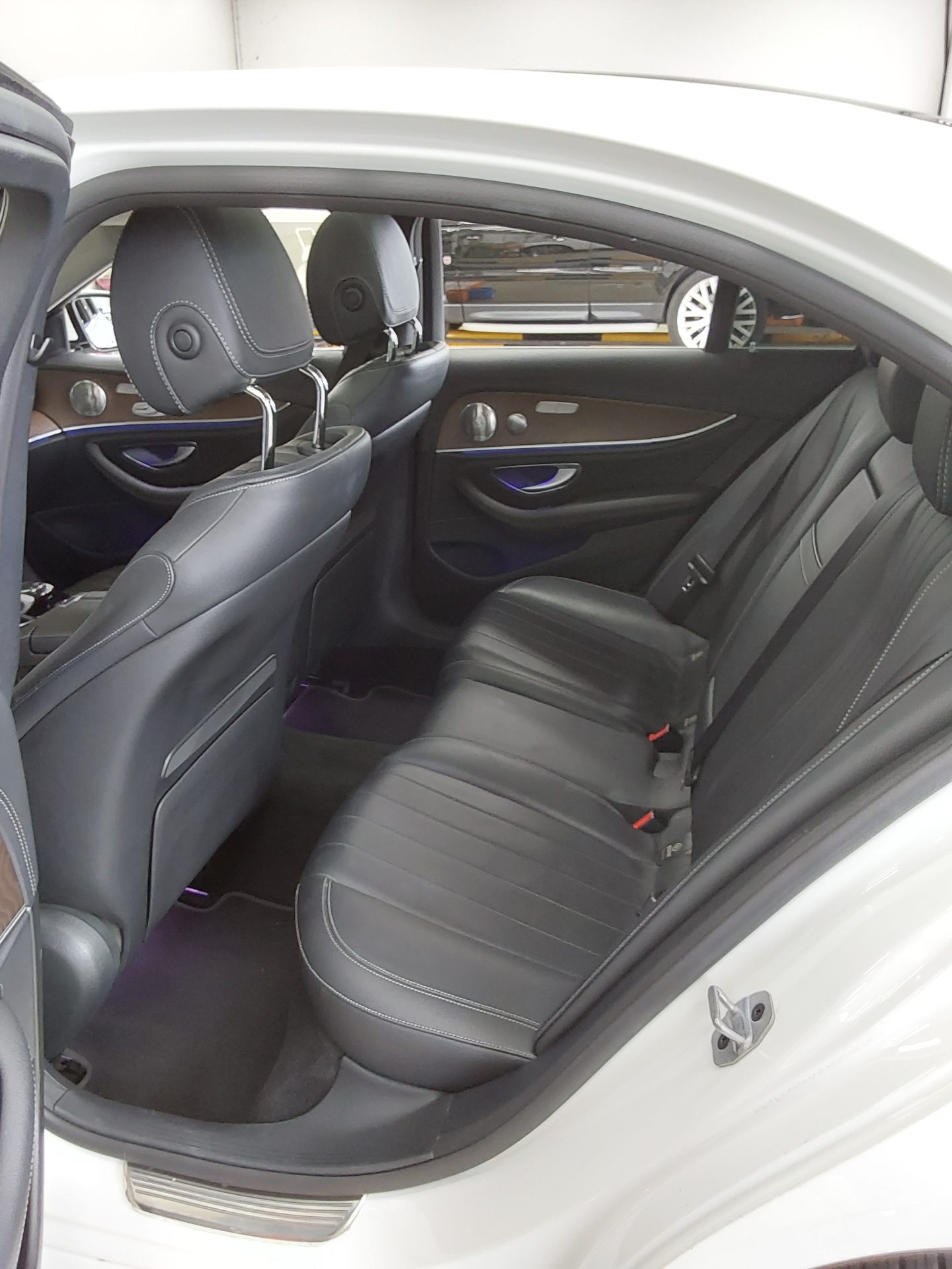 2019 - mercedes-benz e300