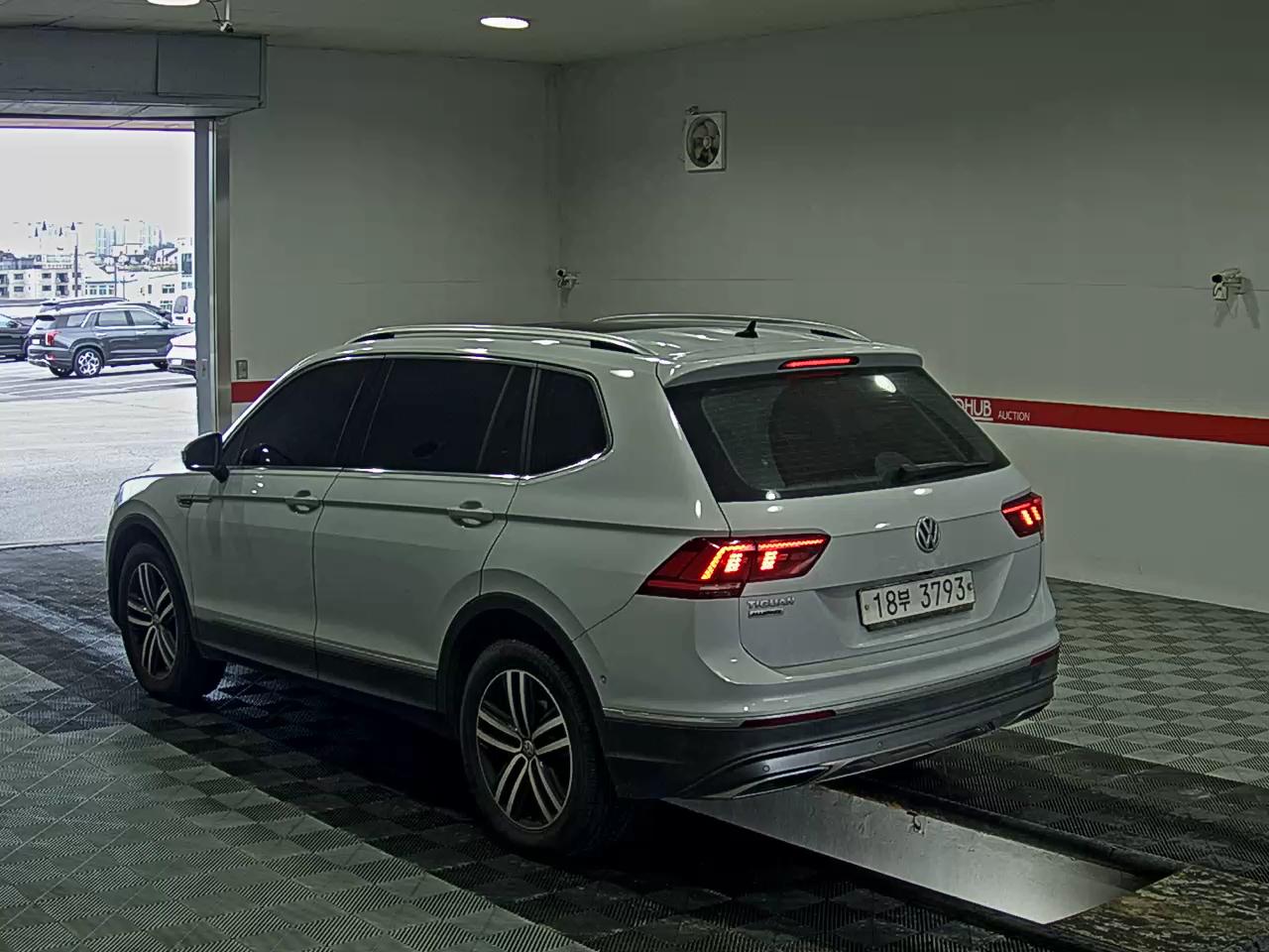 2018 - volkswagen tiguan