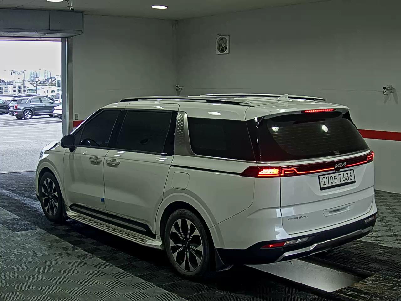 2023 - kia carnival