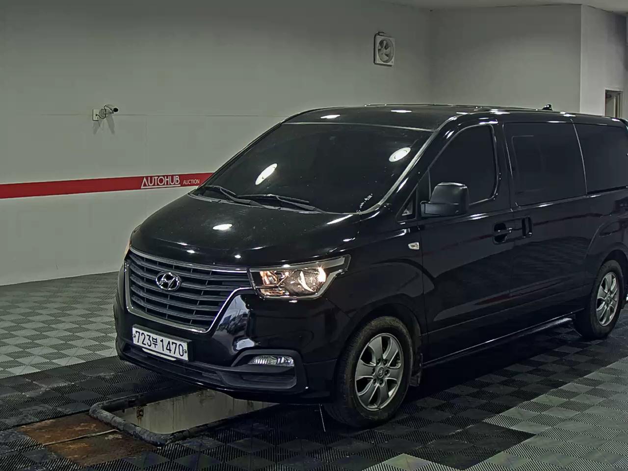HYUNDAI GRAND STAREX