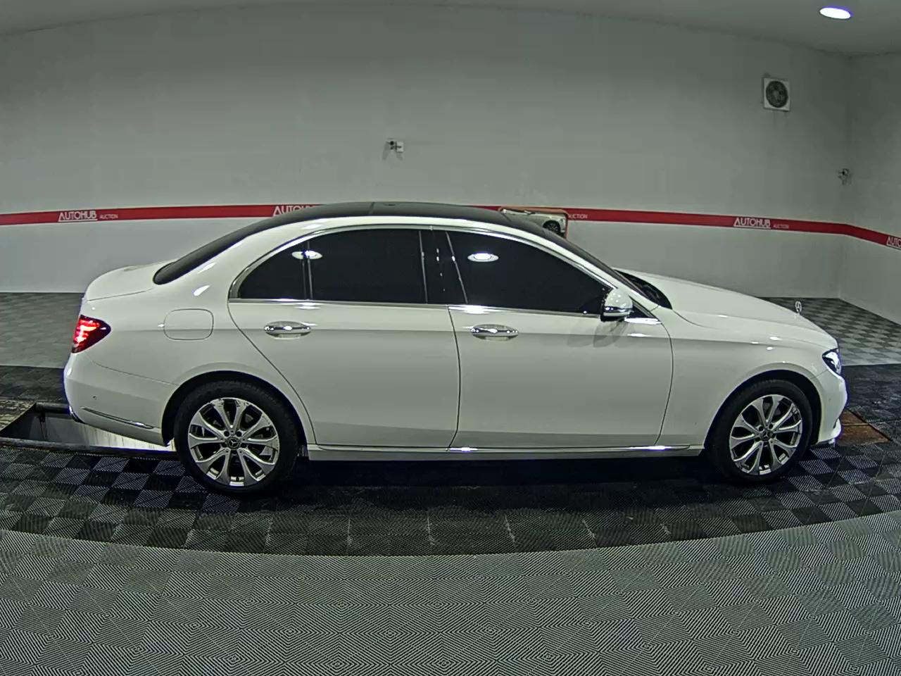 2019 - mercedes-benz e300