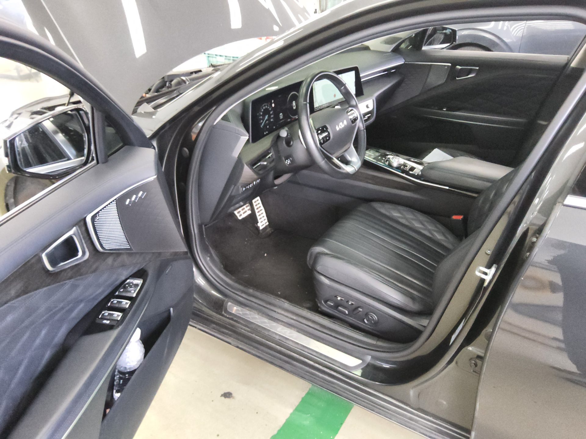 2022 - kia k8