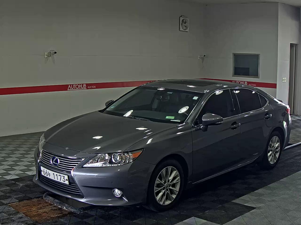 LEXUS ES (6TH GEN) 300h