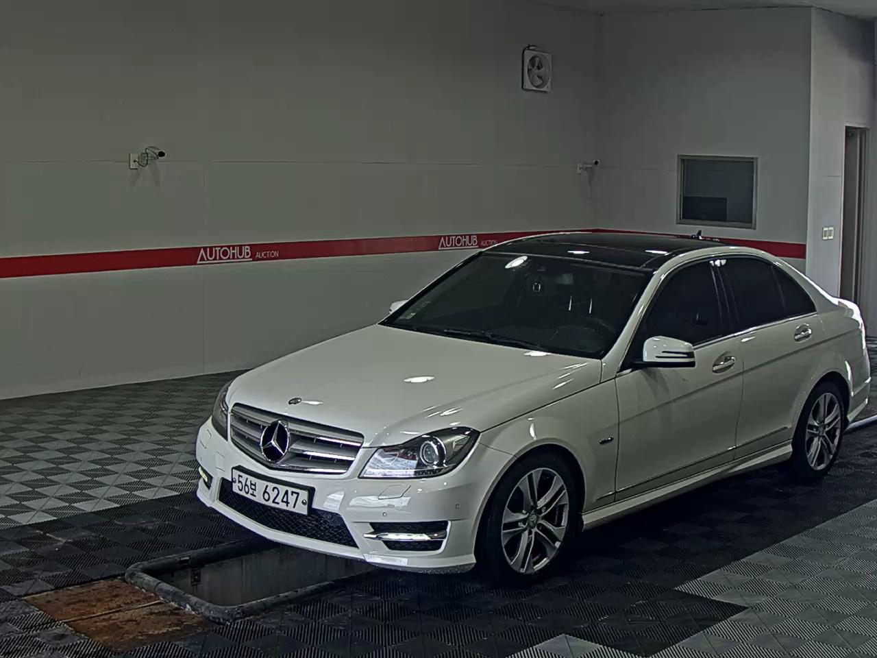 MERCEDES-BENZ C-CLASS (3RD GEN) C200 BLUE EFFICIENCY AVANTGARDE