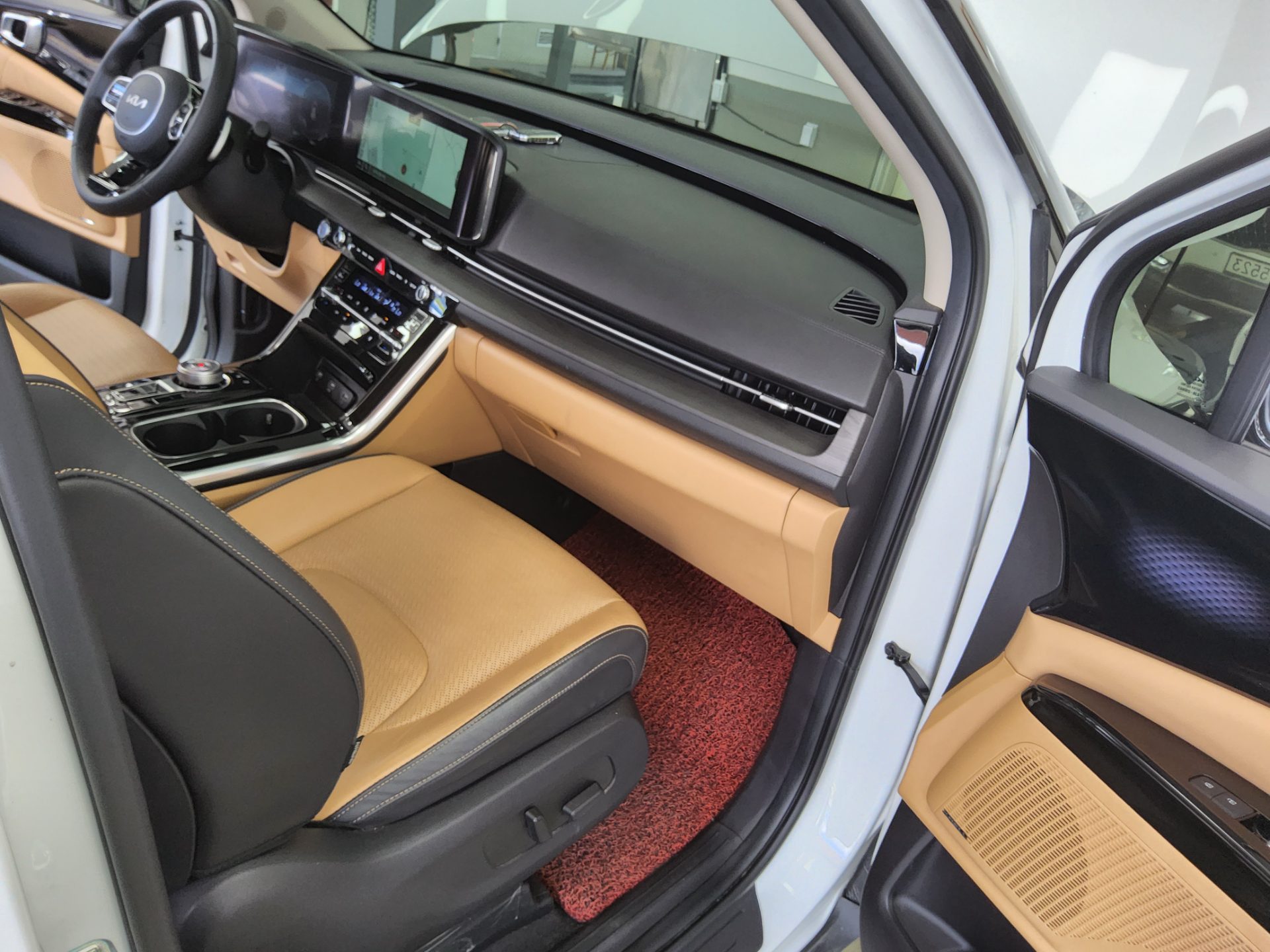 2023 - kia carnival