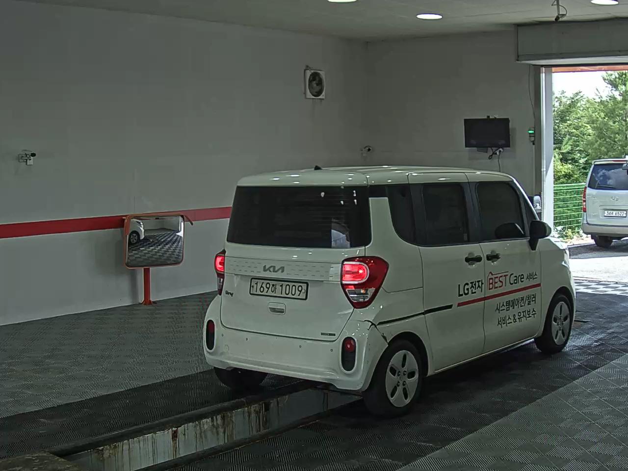2022 - kia ray